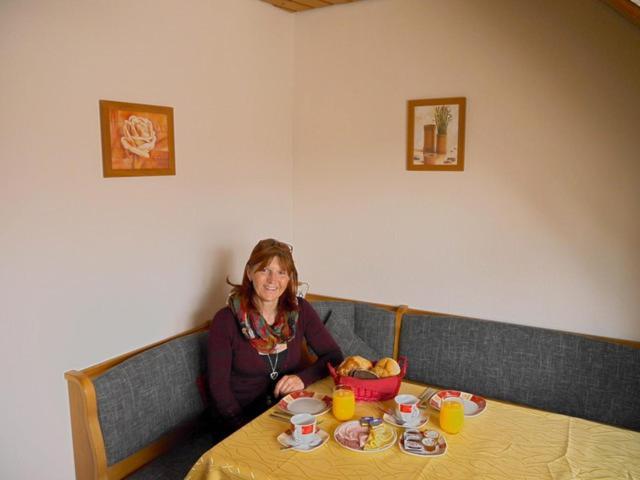 Schneider, Apartment *